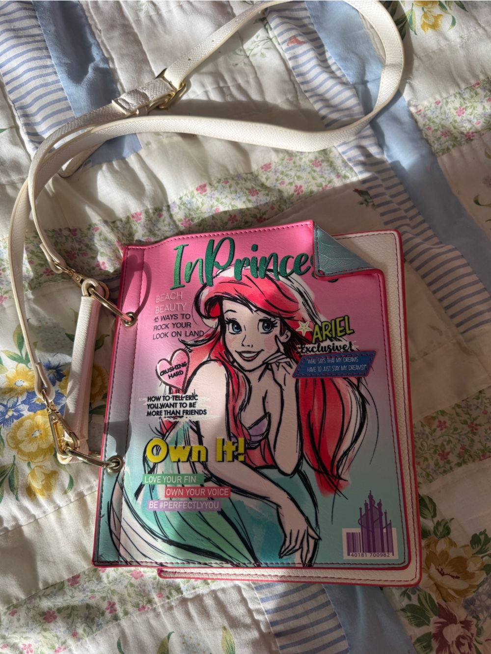 Danielle Nicole magazine, Ariel purse